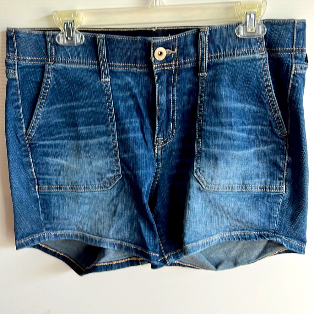 NWOT TORRID size 10 Jean shorts with interior elastic waistband
